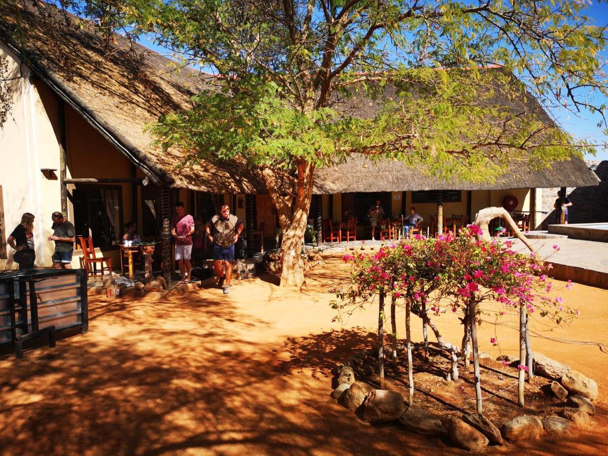 Vila Oppi-Koppi Rest Camp Kamanjab Exteriér fotografie